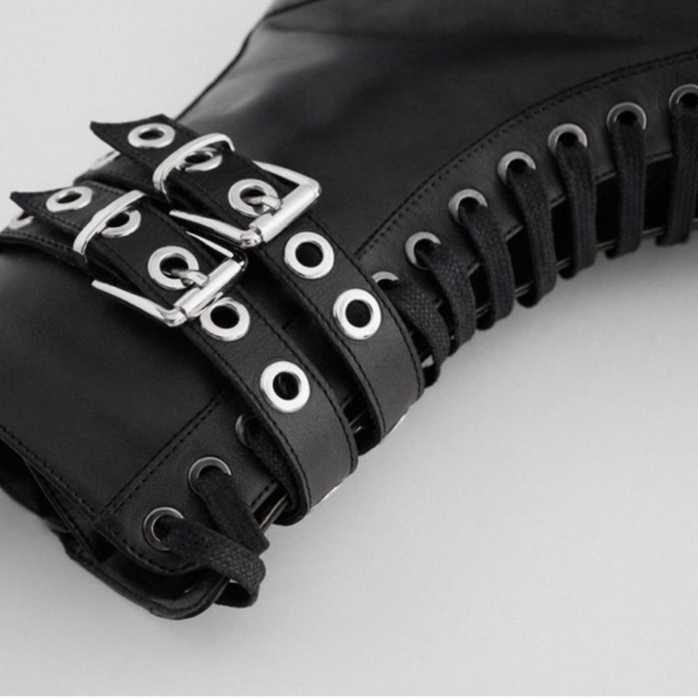 Zara Chain Laced Up Biker Moto Boot 100% leather SZ 6.5 - Picture 7 of 8